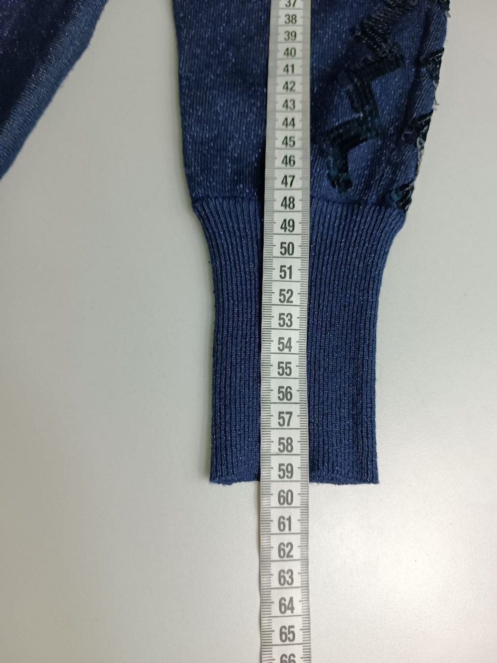 Джемпер нарядный с пайетками 46-48 размер