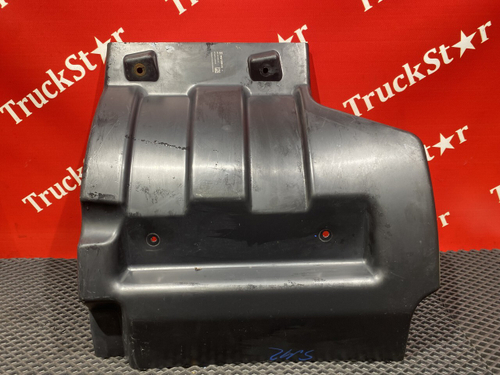 Подкрылок передний правый 2023г