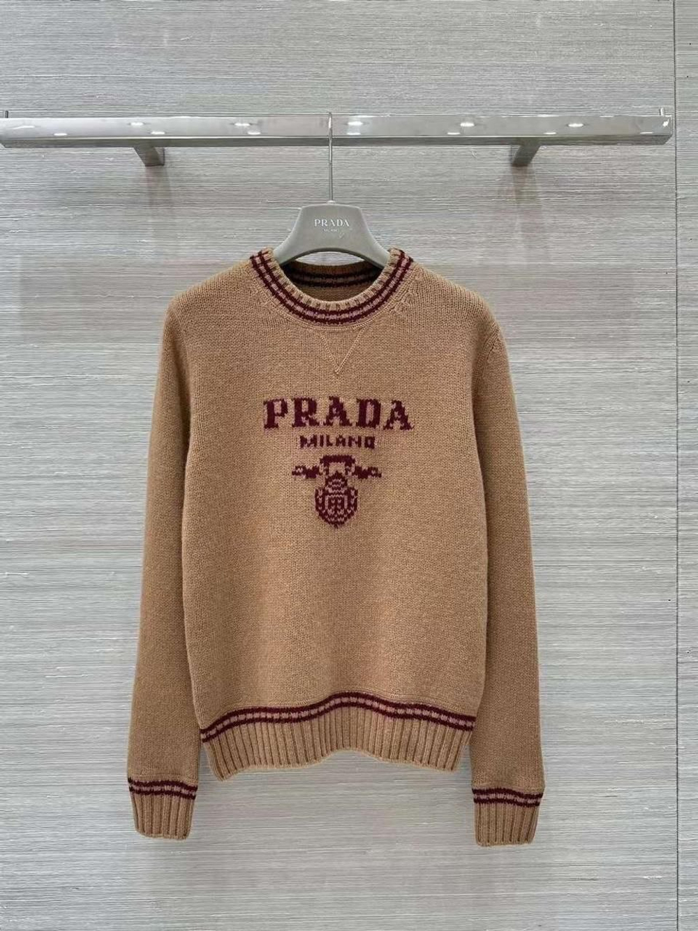 Свитер Prada