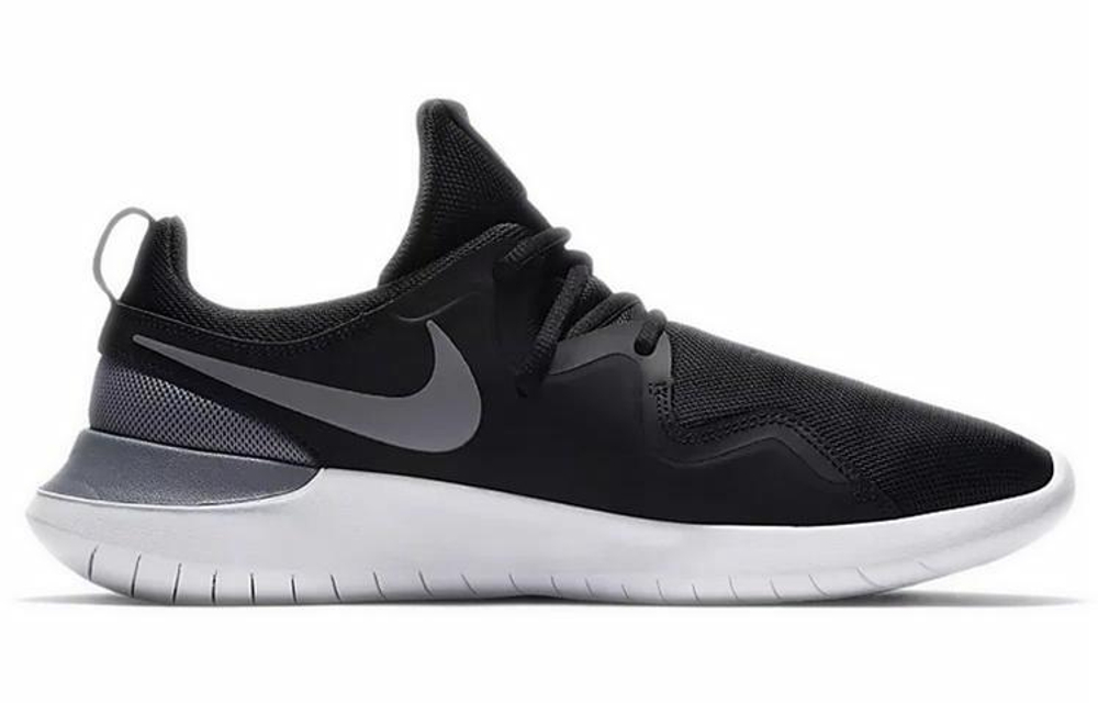 Кроссовки Nike Tessen