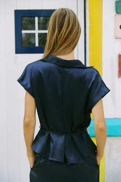 ZARA АТЛАСНАЯ РУБАШКА С ПОЯСОМ, МОРСКОЙ СИНИЙ