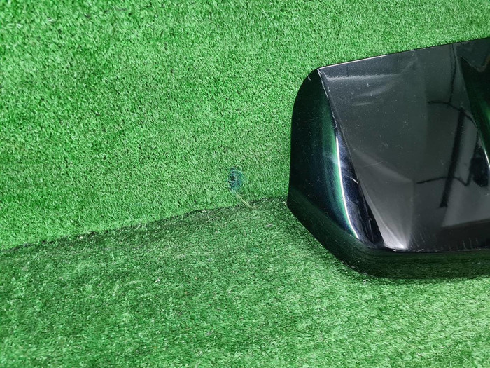 Спойлер крышки багажника Toyota Land Cruiser 300 (2021-н.в.)