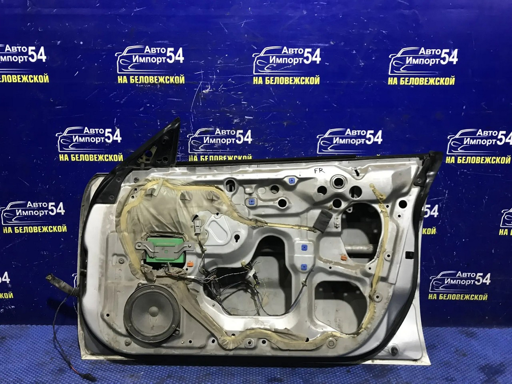 Дверь передняя правая Honda INTEGRA 1996