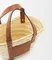 Сумка-корзина LOEWE из пальмовых листьев и телячьей кожи