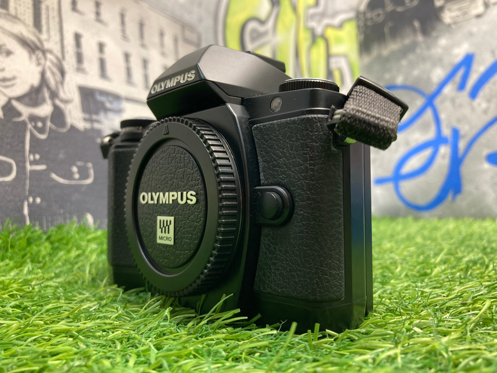 Olympus OM-D E-M10