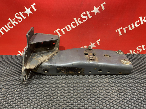 Кронштейн  подножки правой