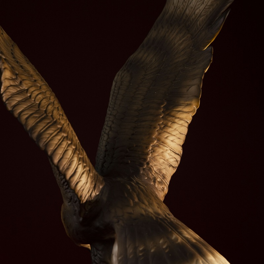 Фарфоровая мануфактура Royal Dux «Орел»