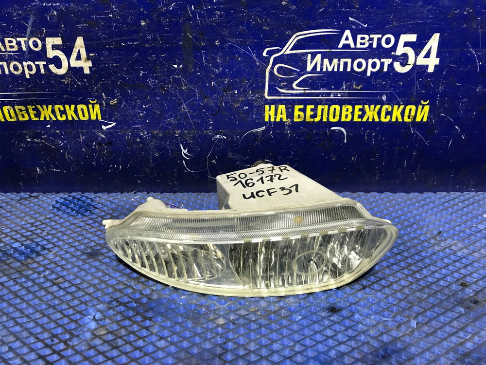 Туманка правая TOYOTA CELSIOR 2000-2003