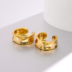 Серьга каффа мятая широкая Gold