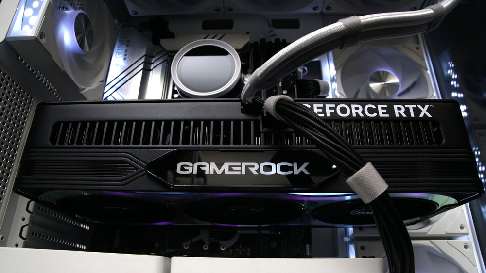 Ryzen 7 7800X3D + RTX 5070 12Gb