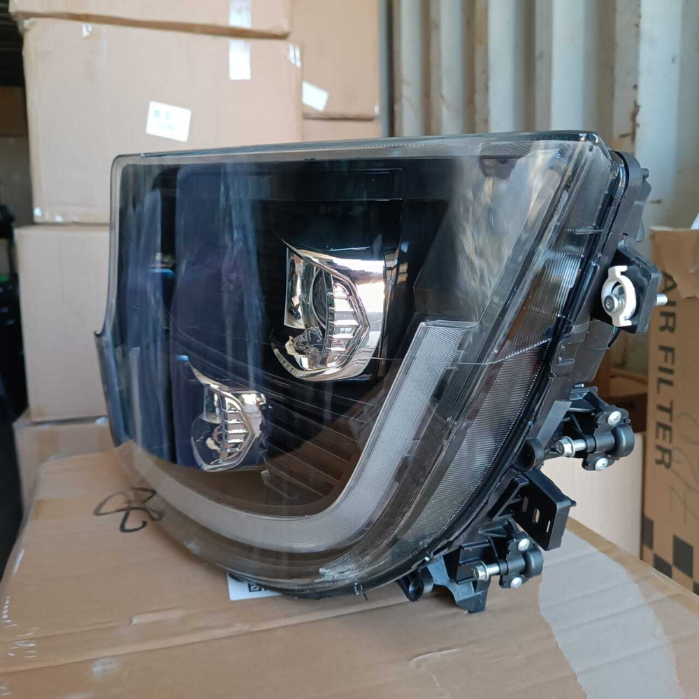 Фара передняя Mercedes Actros MP4 LED Левая и правая (Комплект)