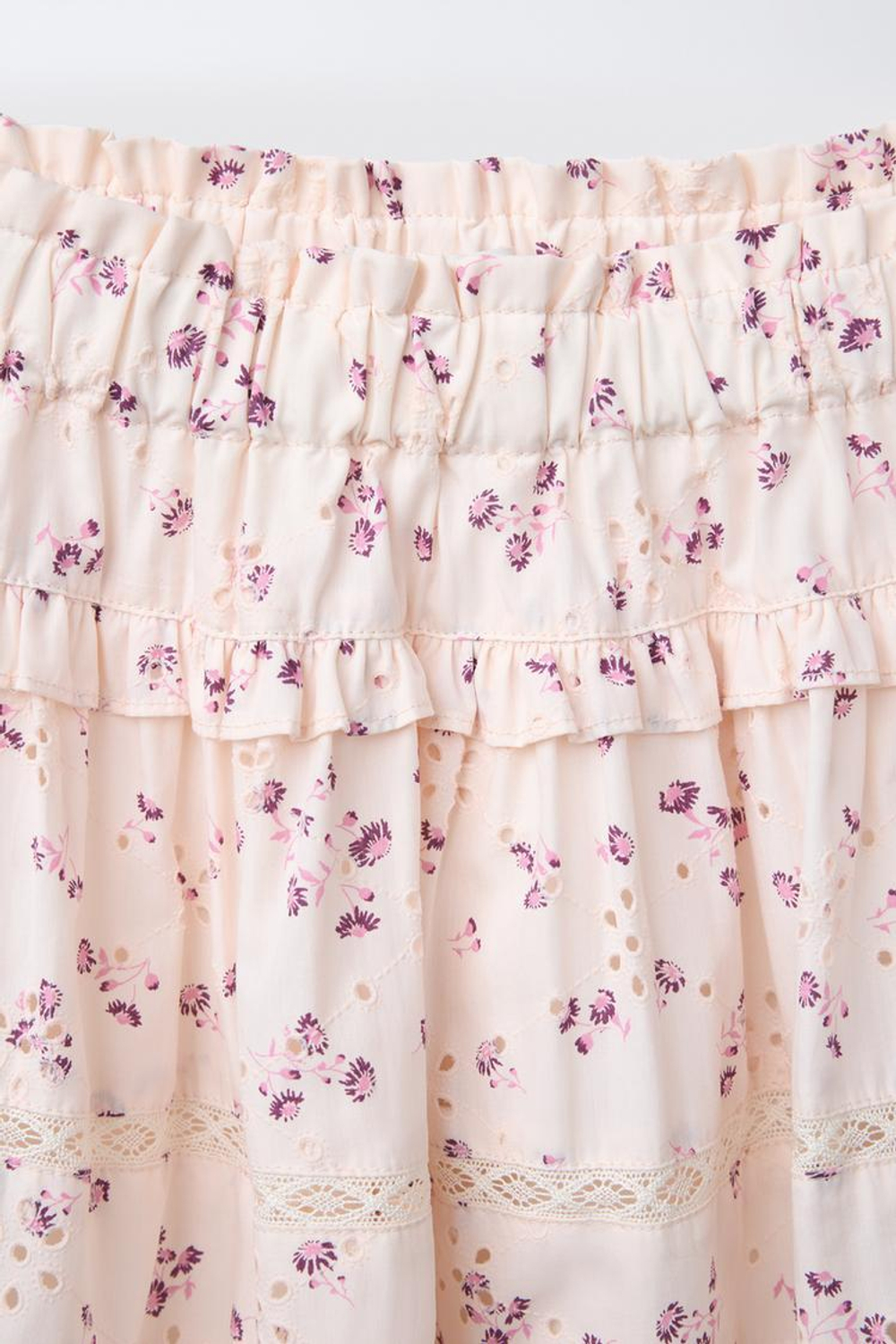 ZARA ЮБКА С ЦВЕТОЧНЫМ ПРИНТОМ И КРУЖЕВОМ, ЭКРЮ