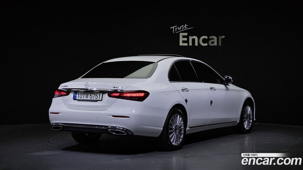 Mercedes-Benz E-Class W213 E220d 4MATIC Exclusive (01.2022)