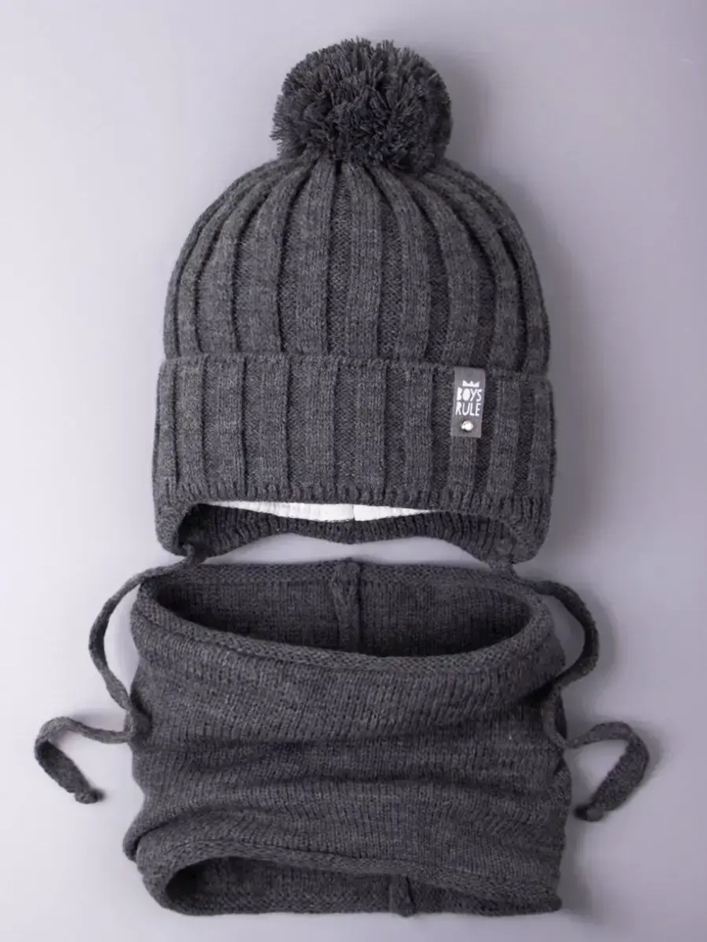 Шапка для мальчика осенняя вязаная и снуд
