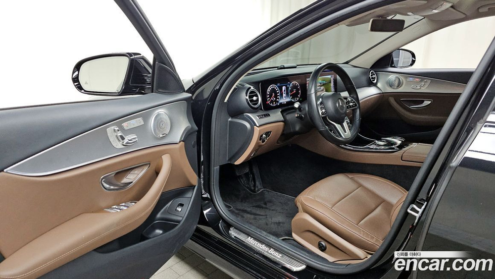 Mercedes-Benz E-Class W213 E300 4MATIC AMG Line (02.2020)