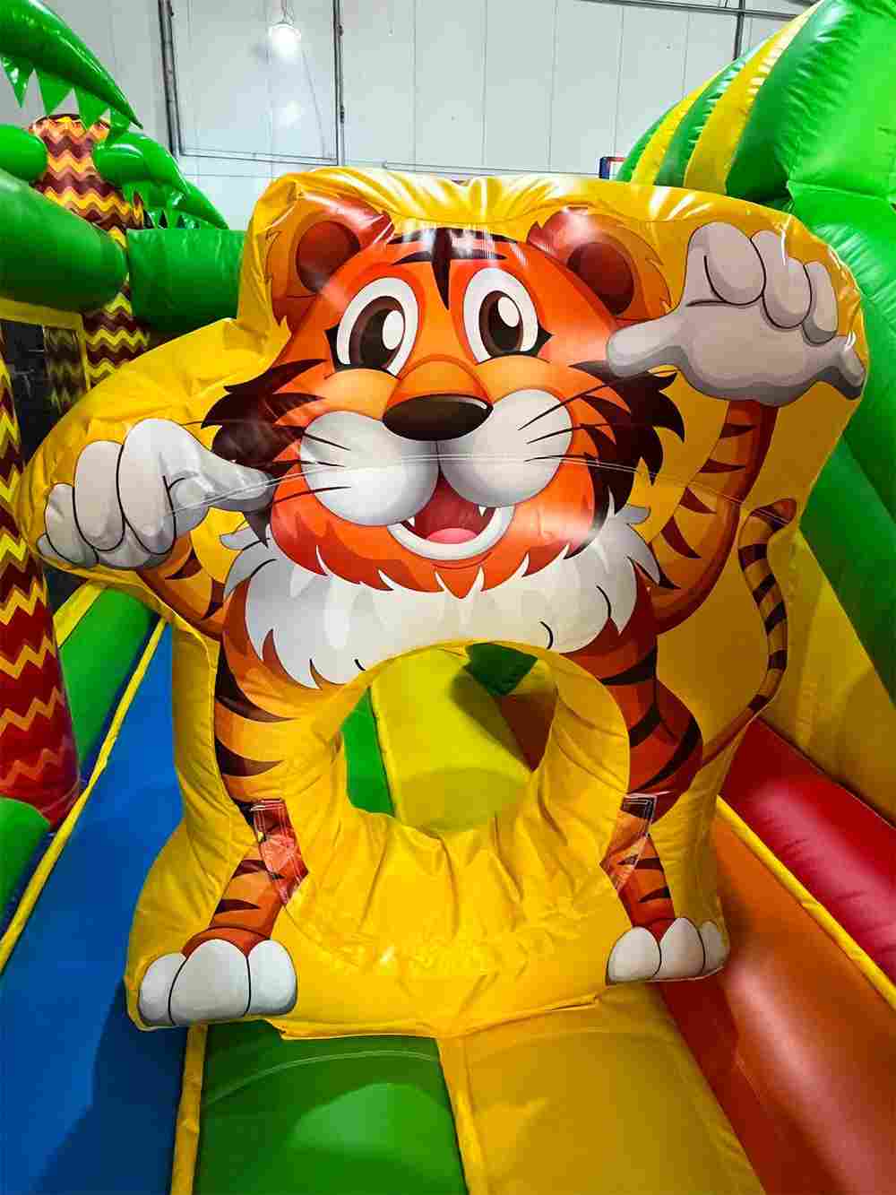 Коммерческий надувной батут "Тигруша", 4,5*4,5*3,5 м