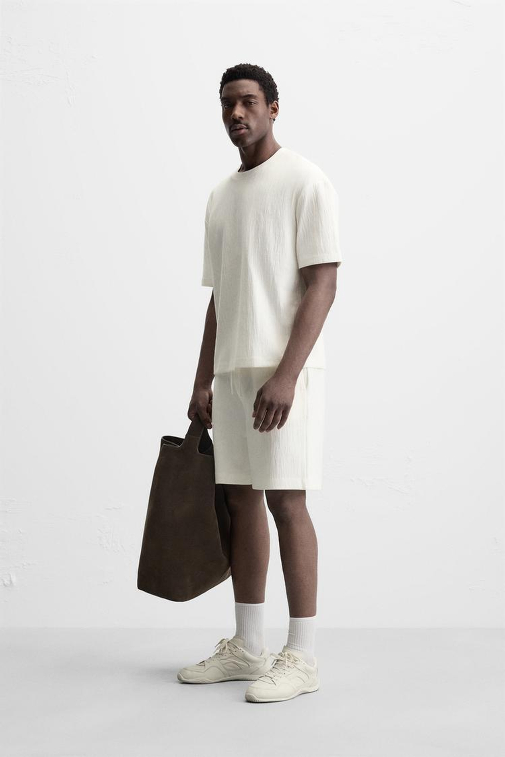 ZARA ШОРТЫ-ДЖОГГЕРЫ ИЗ РЕЛЬЕФНОЙ ТКАНИ, ЖЕЛТОВАТО-БЕЛЫЙ