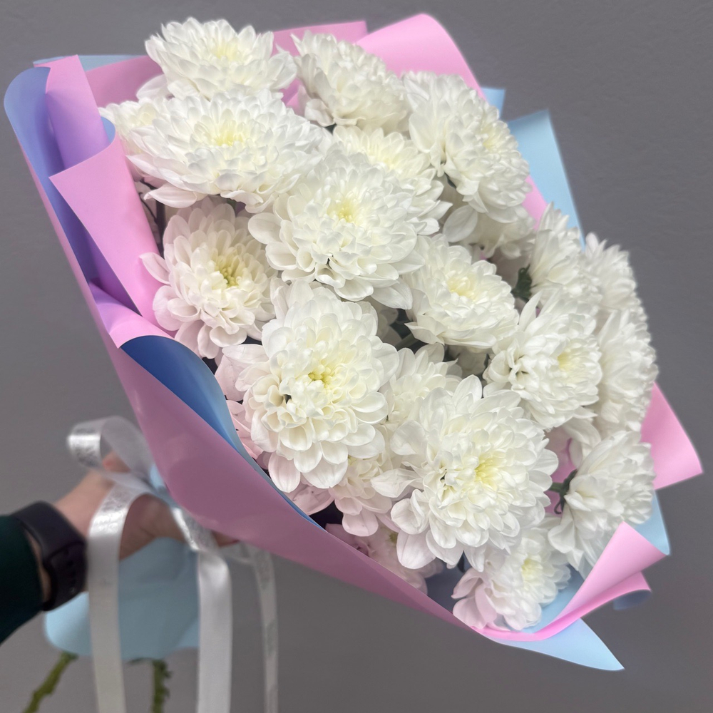 Букет из 5 белых кустовых хризантем