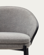 Eamy Светло-серый полубарный стул с отделкой из шпона ясеня с черным покрытием