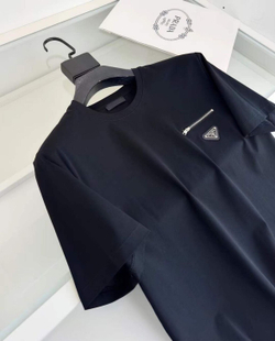 Футболка Prada