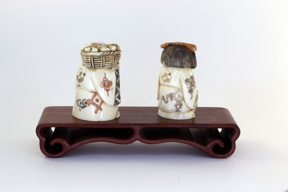 Сет нэцкэ Дзюродзин и Фукурокудзю на подставке