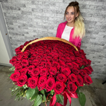 Корзина из 150 роз