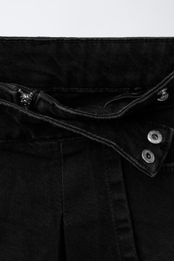ZARA ДЖИНСОВАЯ ЮБКА-ШОРТЫ СО СКЛАДКАМИ, ЧЕРНЫЙ