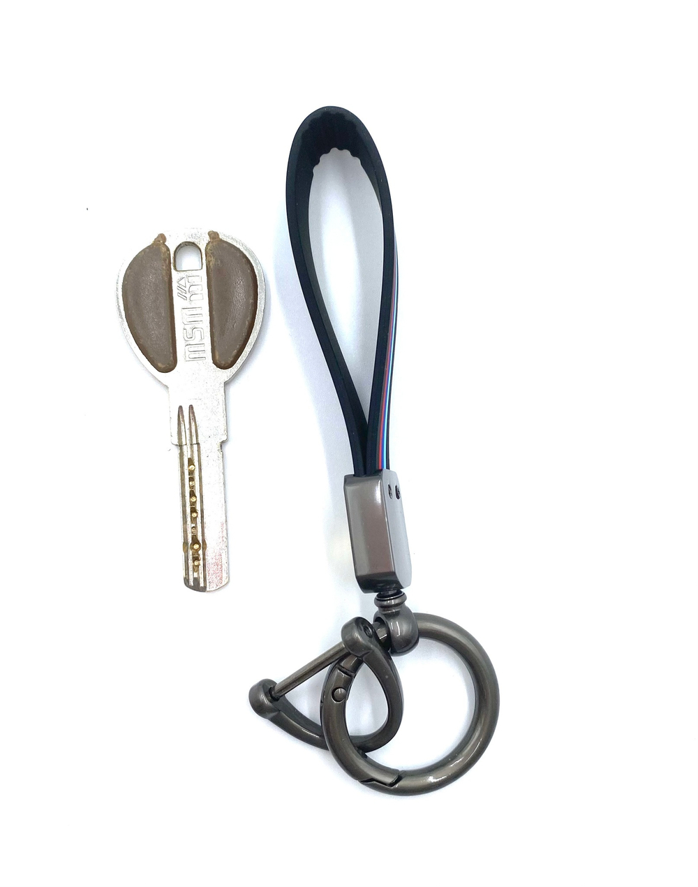 Брелок для ключей с эмблемой Renault (резина, полоски)