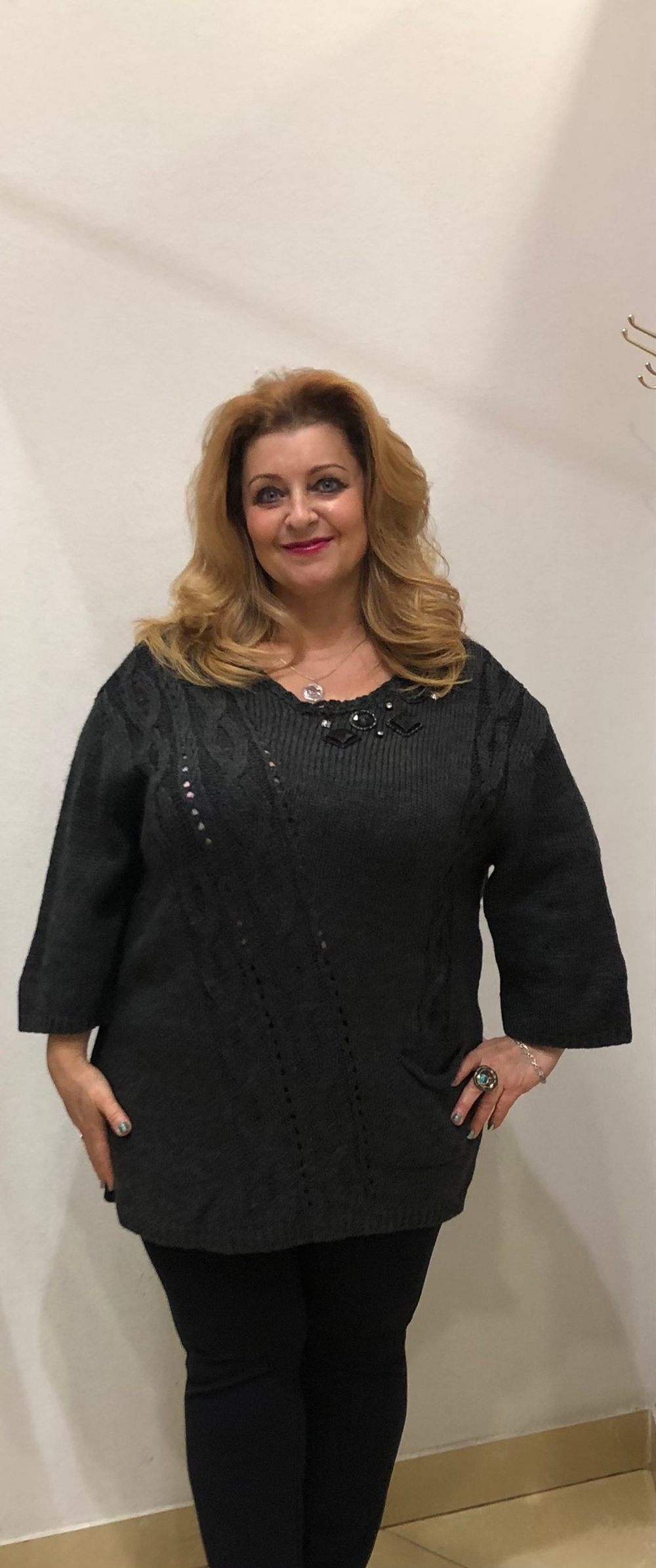 Серый теплый джемпер крупной вязки