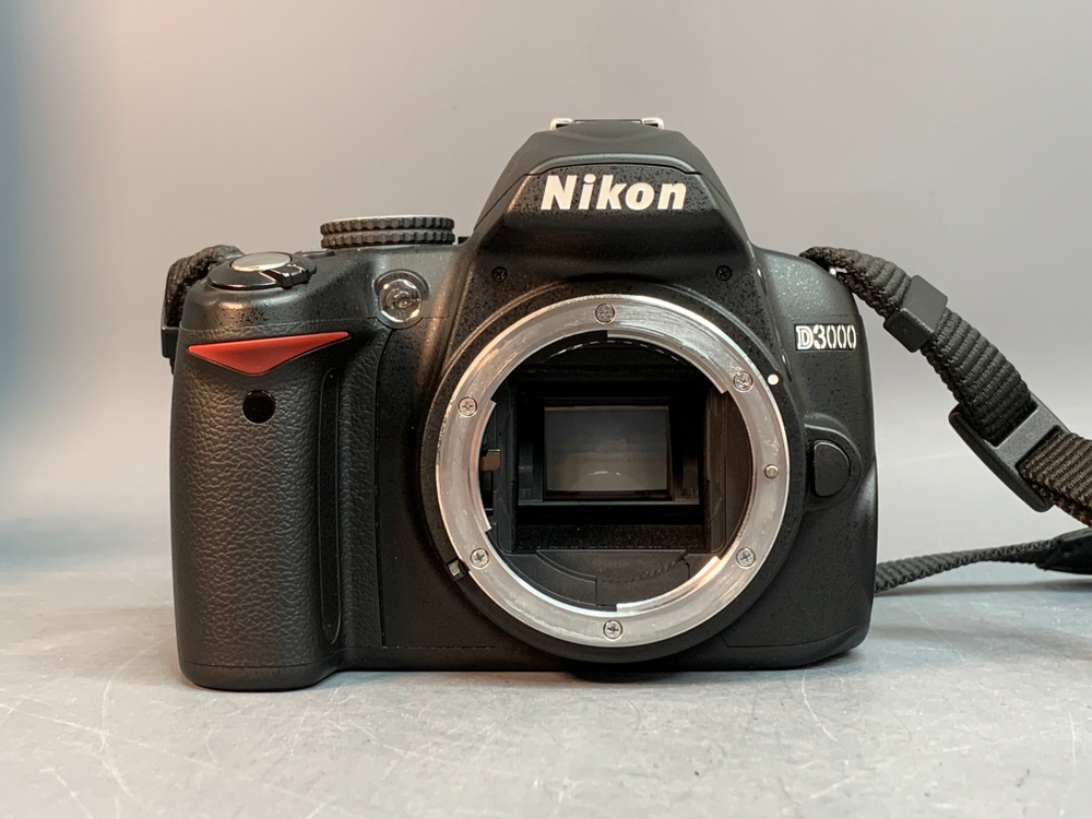 Nikon D3000 Kit 18-55mm 3.200 Кадров