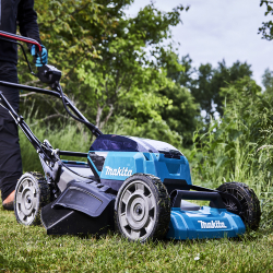 Аккумуляторная газонокосилка Makita DLM532Z (повреждена упаковка)