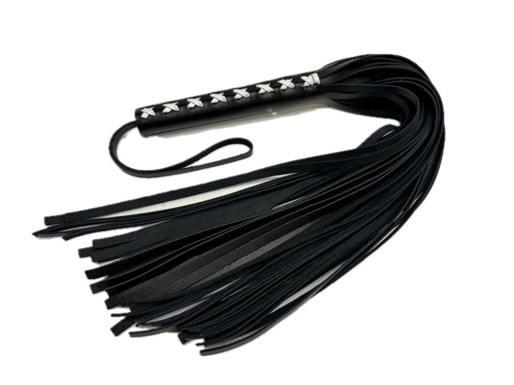 Кожаная плеть Sex Game с белым плетением на рукояти - 57 см. (Цвет: черный с белым)