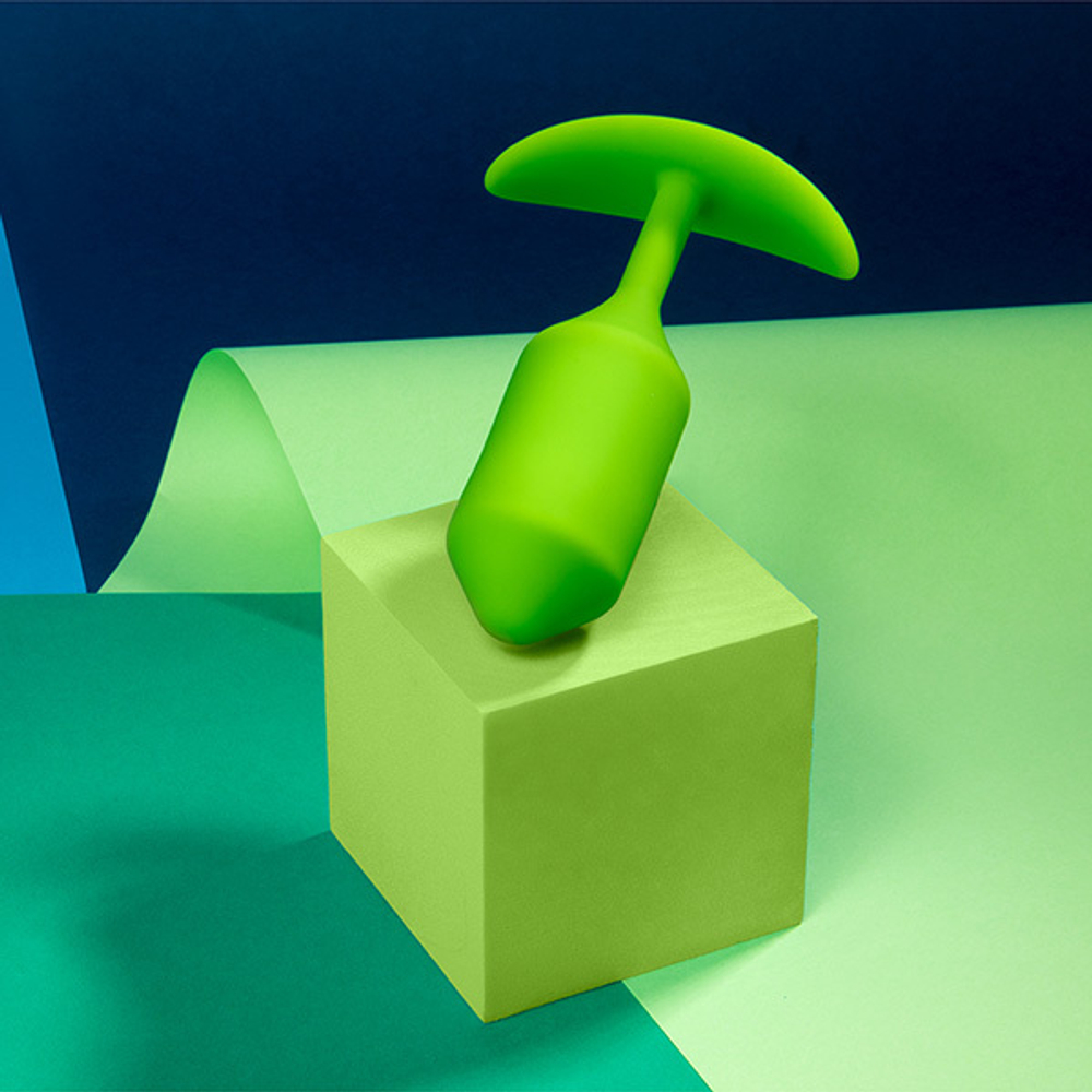 Анальная пробка для ношения цвета лайм 12,7см b-Vibe Snug Plug 3 BV-009-LME