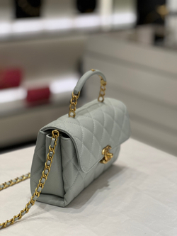 Chanel Carry Me 19 cm