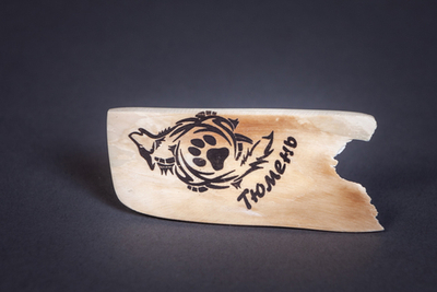 Магнит из бивня мамонта "Волк"