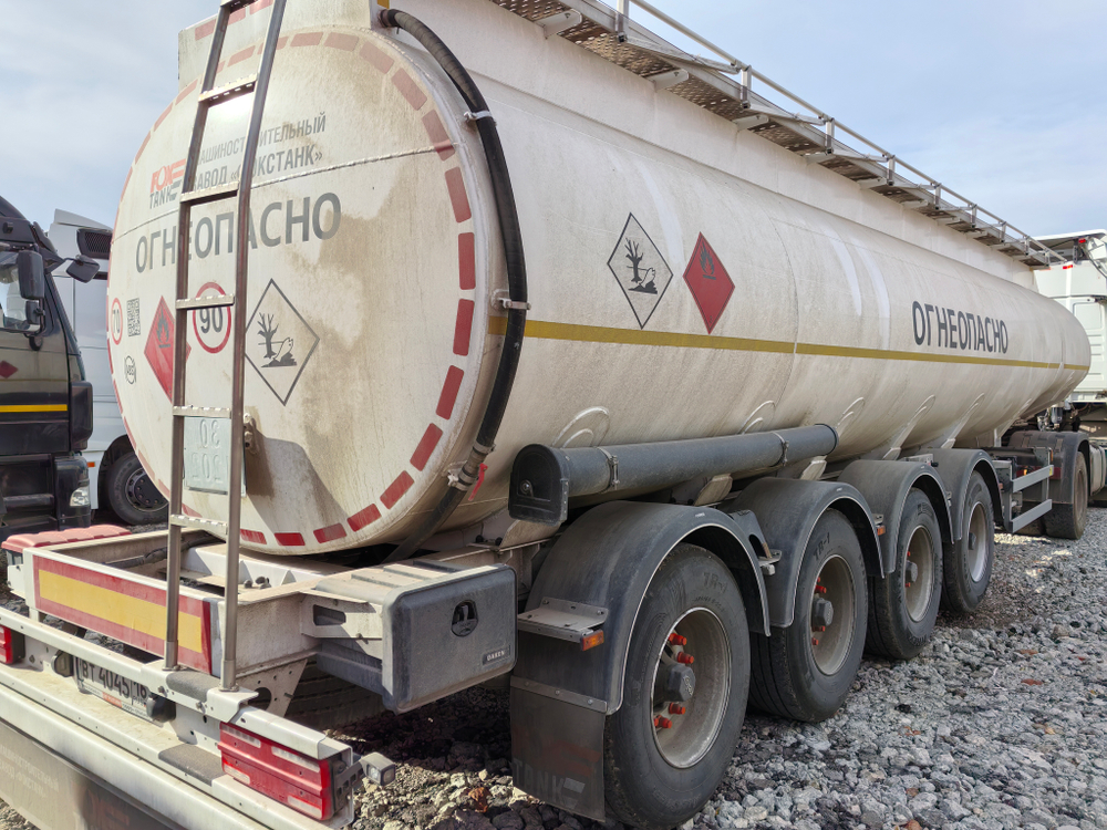 FoxTank 8777 Полуприцеп цистерна 877721 (светлые нефтепродукты)