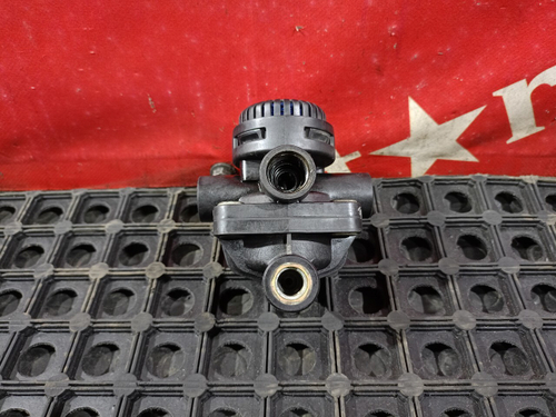 Клапан ускорительный