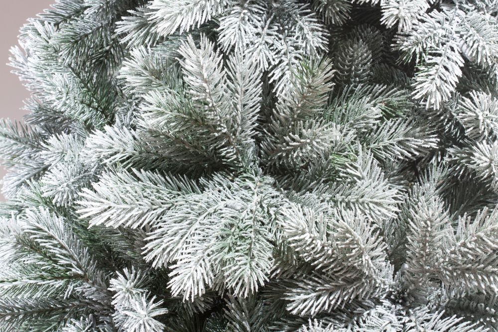 Заснеженная елка с гирляндой встроенной «Летиция» (Литая хвоя) 180 см / 1,8 м