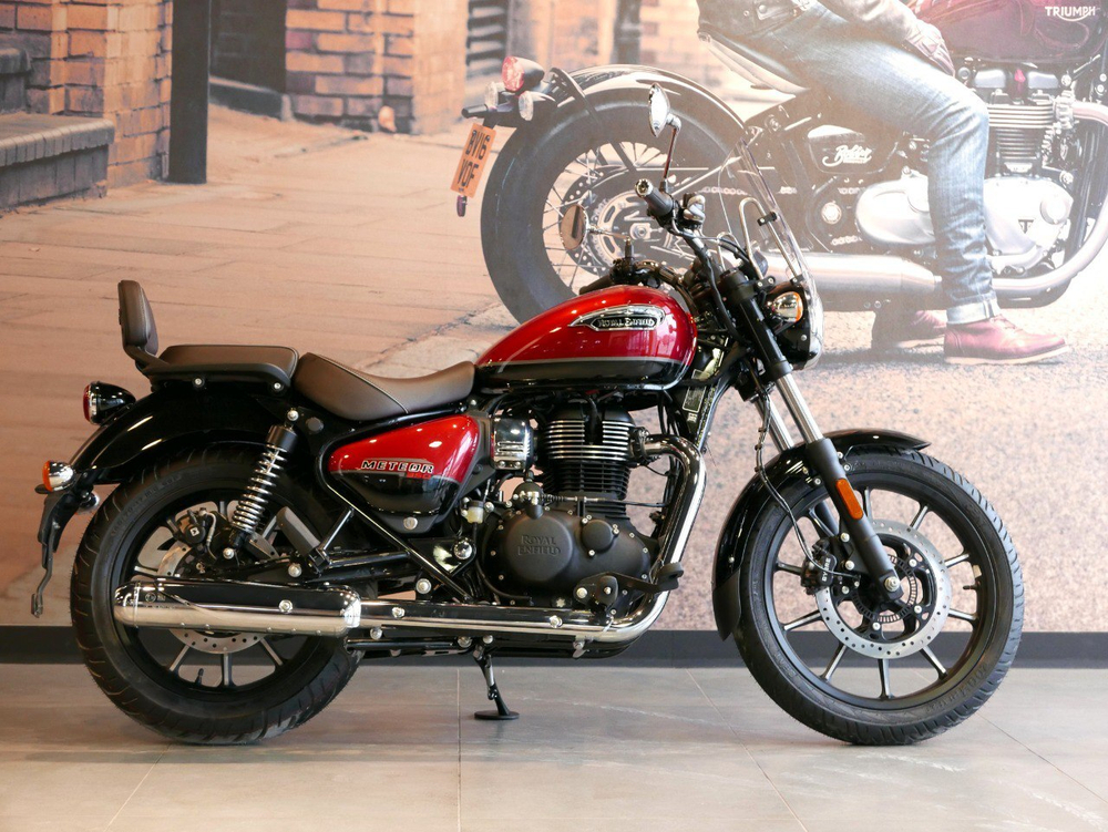 Royal Enfield Meteor 350 Supernova Red