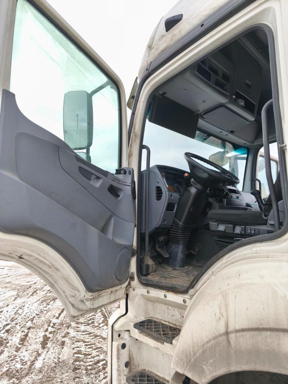 КамАЗ 5490 4x2 Седельный тягач 5490-DC (Дизель/Газ, 12,0 л, 401 л.с., МТ)