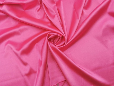 УЦЕНКА! Атлас-стрейч, эластичный, бельевой, ярко-розовый 27х120см