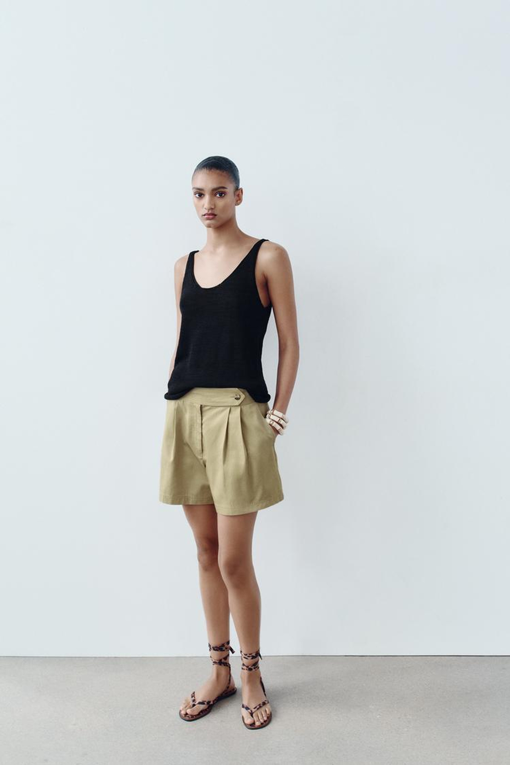 ZARA ОДНОТОННЫЙ ТРИКОТАЖНЫЙ ТОП ИЗ СМЕСОВОГО ЛЬНА НА БРЕТЕЛЯХ, ЧЕРНЫЙ