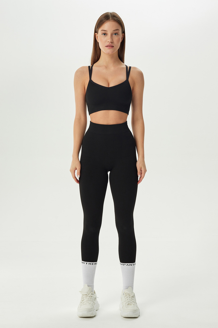 Топ бесшовный на бретелях в рубчик