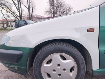 Стеклопластиковые крылья Citroen Xsara (дорест.)