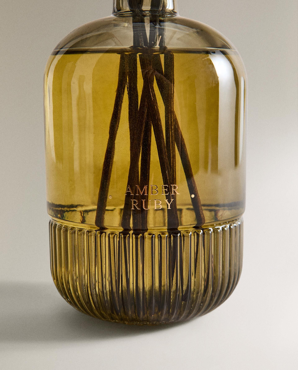 Zara Home - Янтарный рубиновый ароматический диффузор, 480 мл