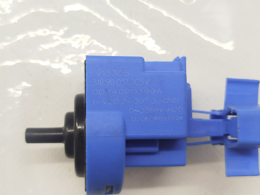 543 Датчик уровня воды (Прессостат) для стиральной машины Haier 31690012 DC5V б/у