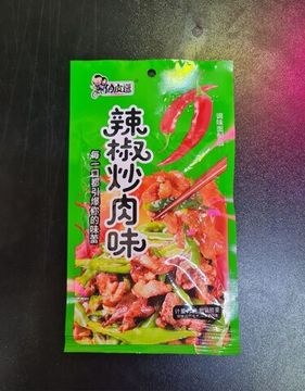 Соевый снек "Qlao Pi Dou" Тайский салат с мясом и перцом чили, 20г (Китай)