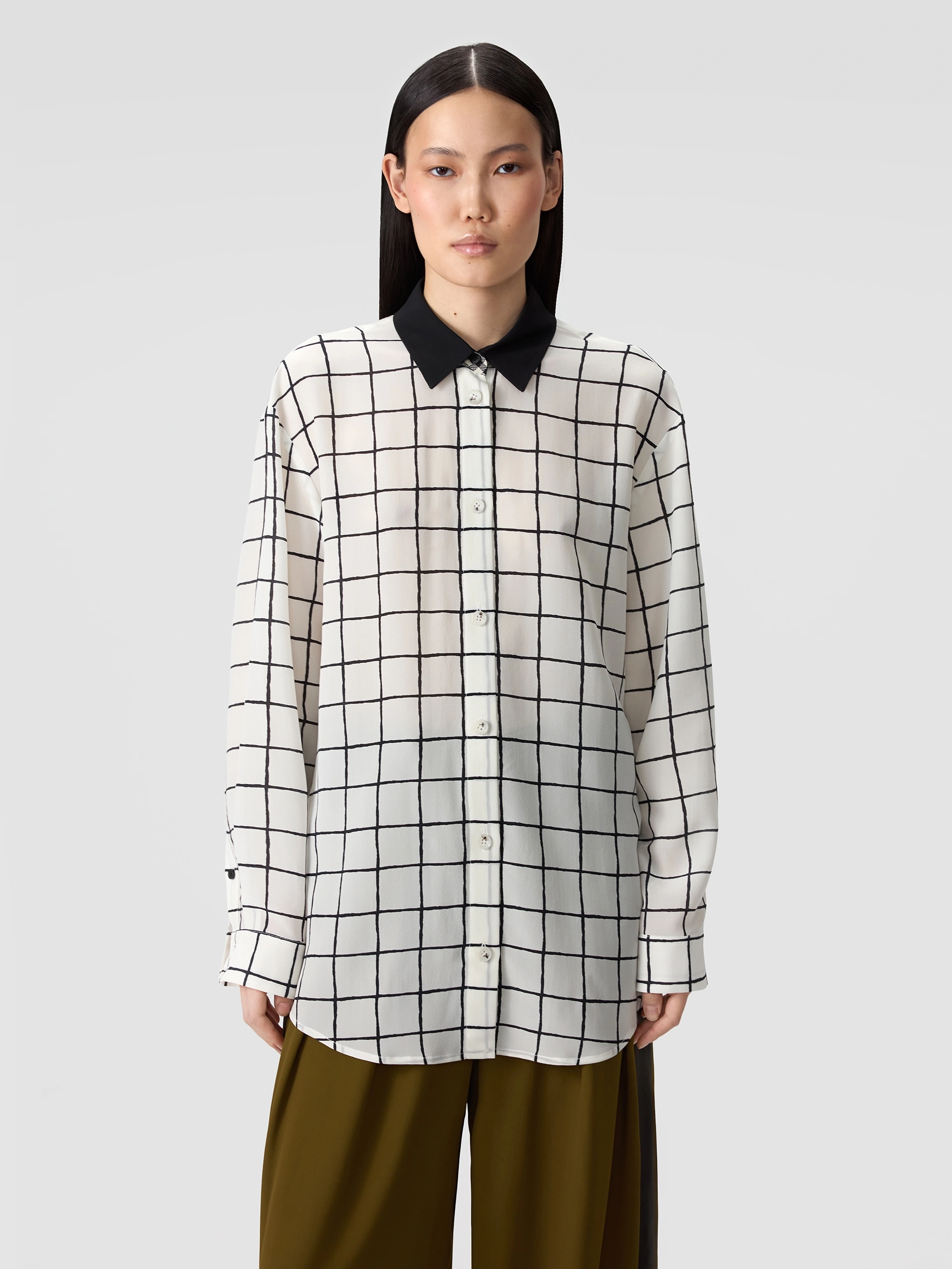 Шелковая рубашка в клетку с черным воротничком OLA OLA