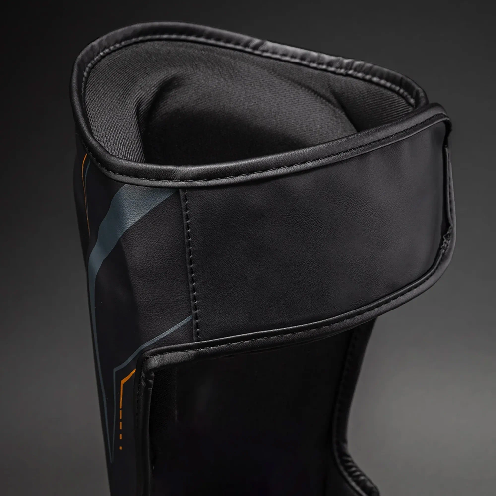 Шингарды Venum Streamline Shin black/gold