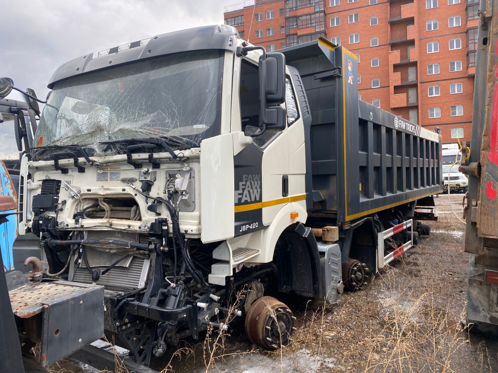 FAW J6 8x4 Самосвал СА3310Р66K24T4E5